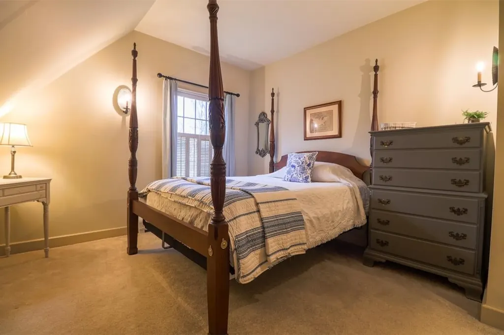 181 Bunker Hill Avenue Stratham NH 03885