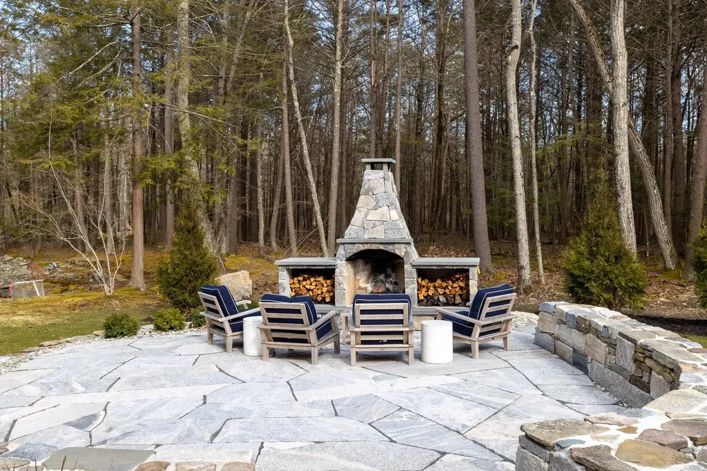 21 Cotton Farm Lane North Hampton NH 03862