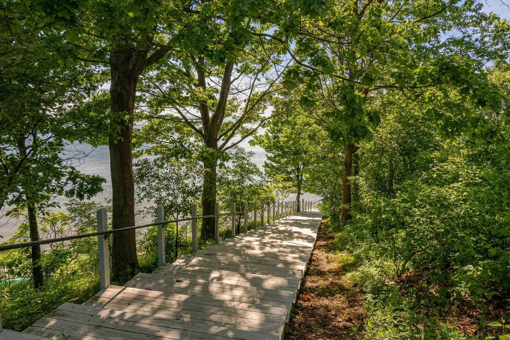 32 Birchwood Lane Burlington VT 05401