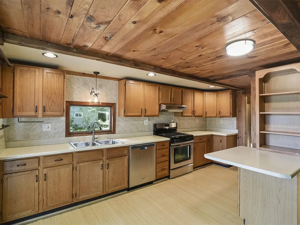 9 Marsh Lane Colchester VT 05446
