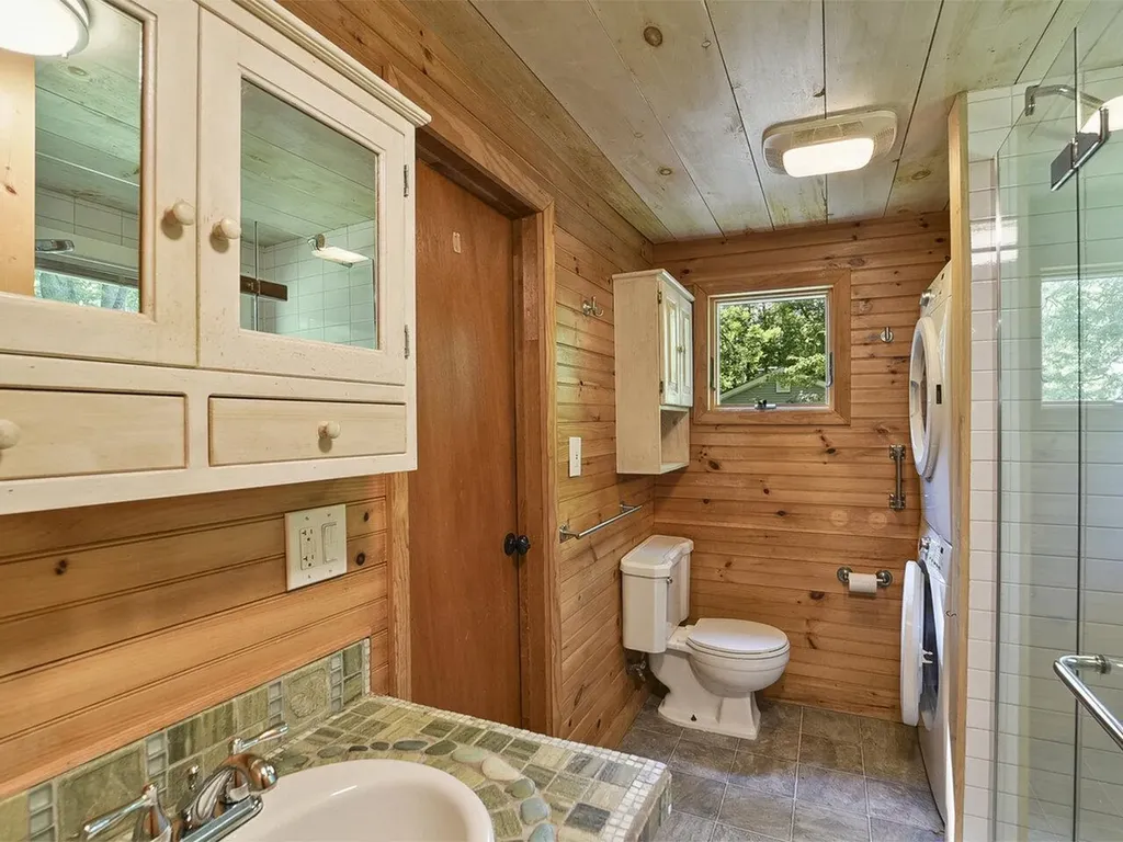 9 Marsh Lane Colchester VT 05446