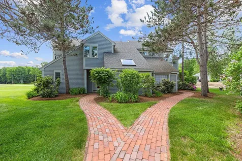 23 Golf View Laconia NH 03246