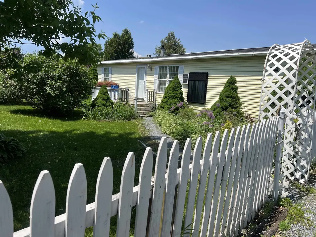129 Monkton Road Ferrisburgh VT 05491