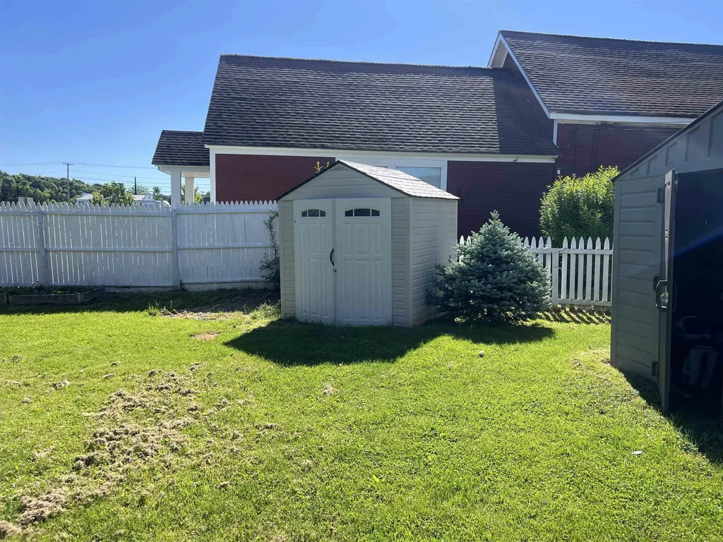 129 Monkton Road Ferrisburgh VT 05491