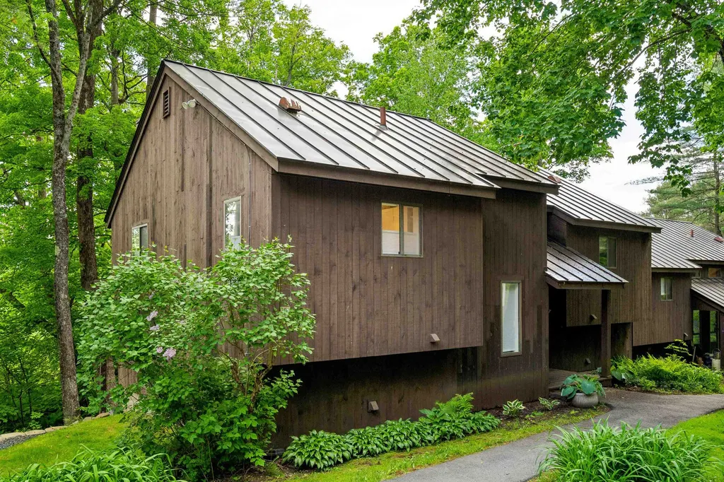 445 Old Quechee Road Hartford VT 05059