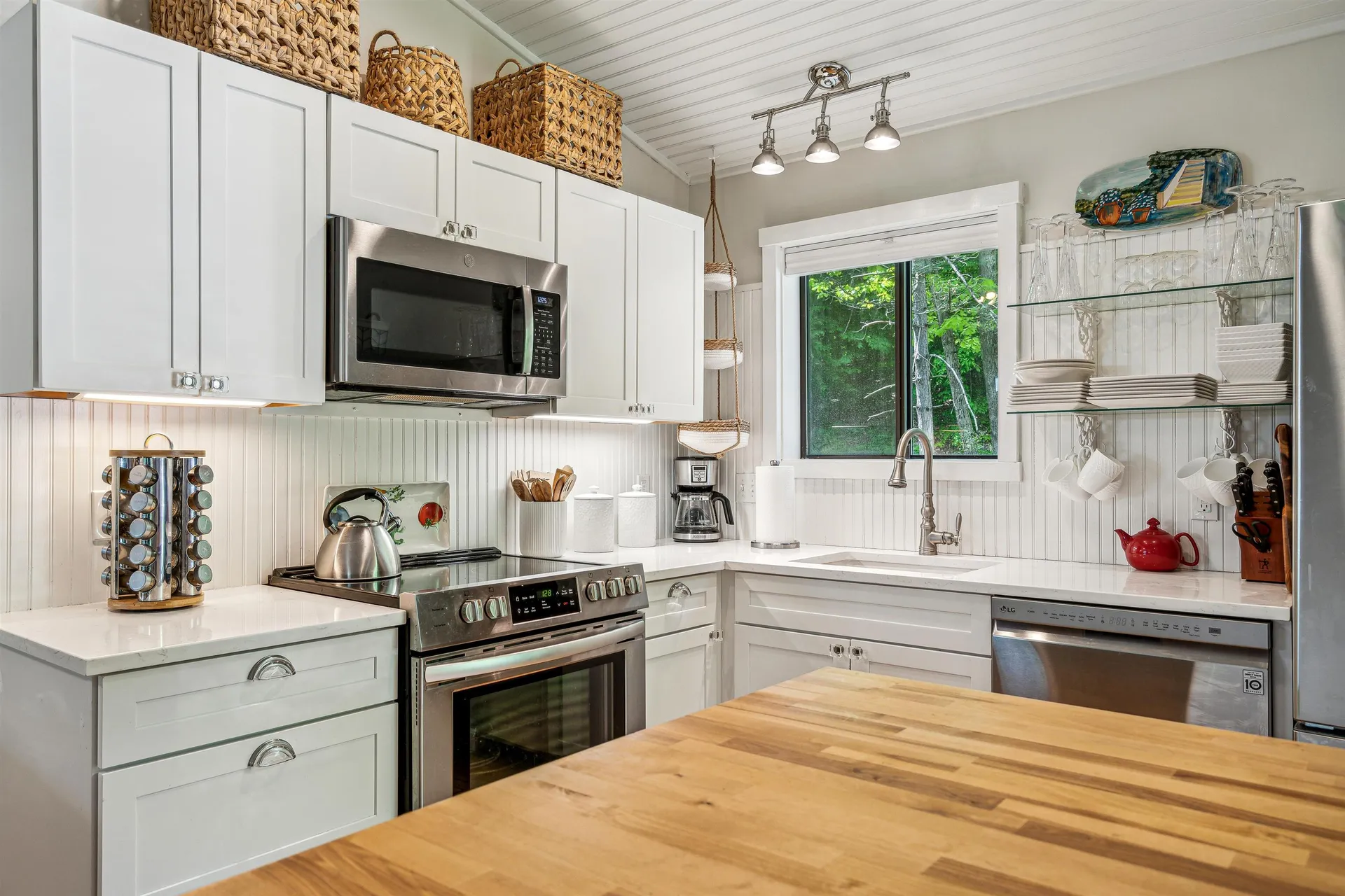445 Old Quechee Road Hartford VT 05059