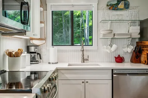 445 Old Quechee Road Hartford VT 05059