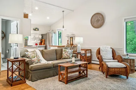 445 Old Quechee Road Hartford VT 05059