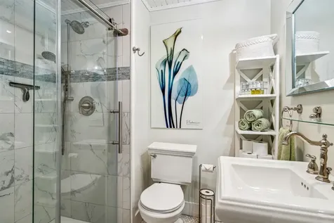 445 Old Quechee Road Hartford VT 05059