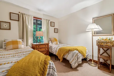 445 Old Quechee Road Hartford VT 05059