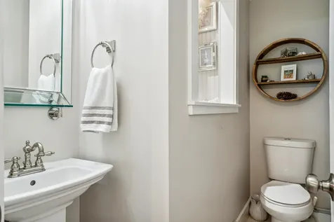 445 Old Quechee Road Hartford VT 05059