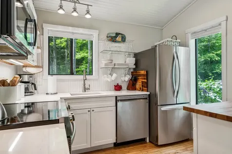 445 Old Quechee Road Hartford VT 05059
