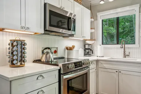 445 Old Quechee Road Hartford VT 05059