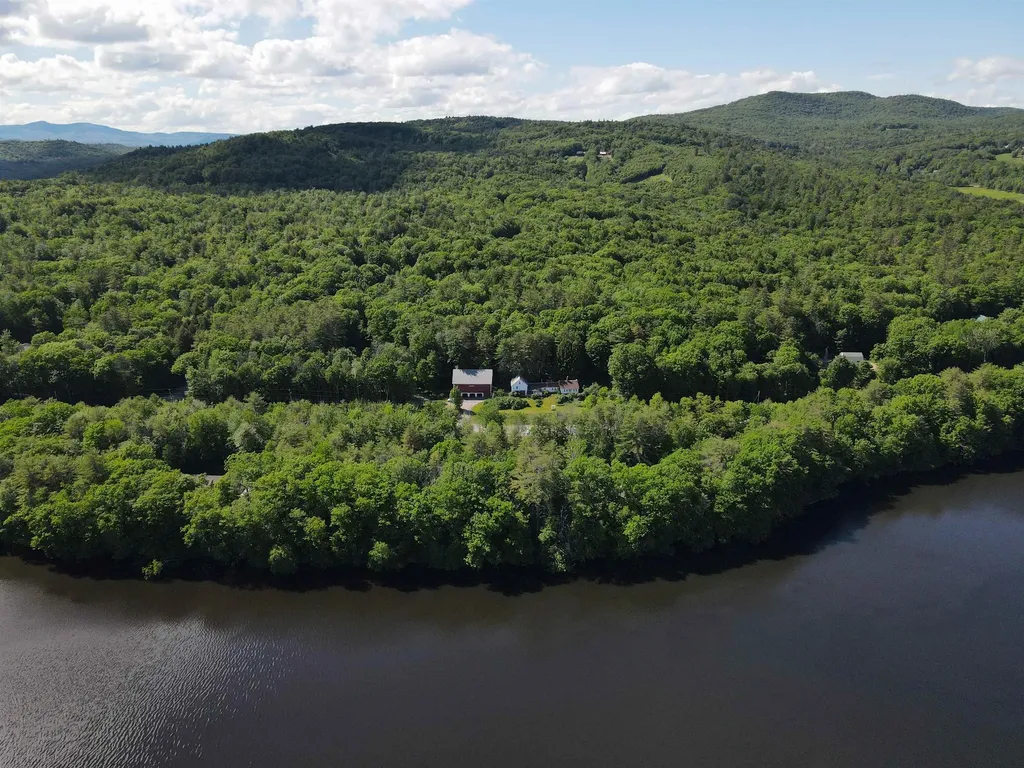 1725 Summer Street Bristol NH 03222