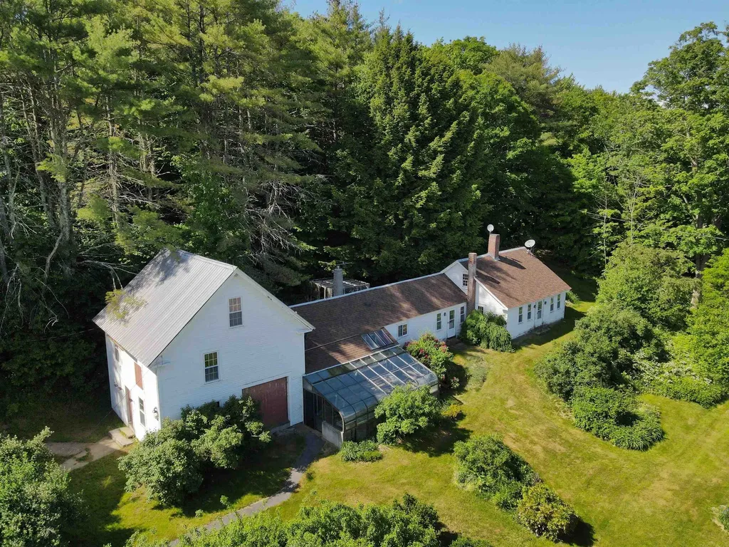 1725 Summer Street Bristol NH 03222
