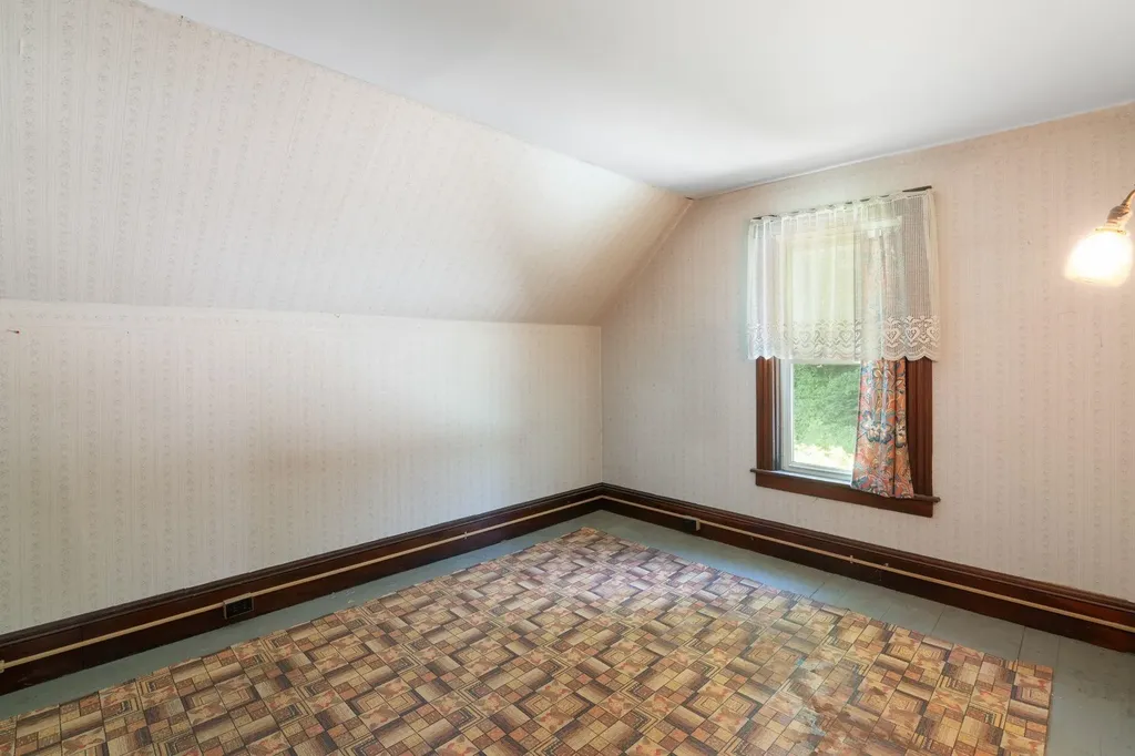 91 Pine Street Brattleboro VT 05301