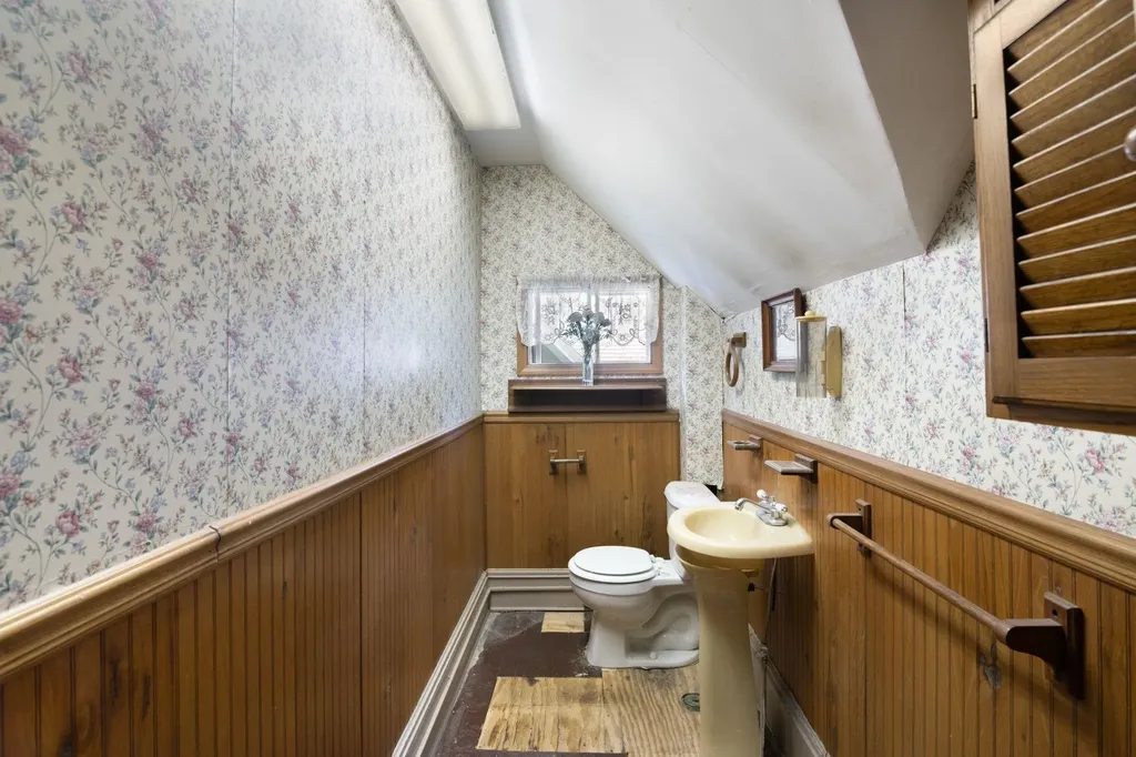 91 Pine Street Brattleboro VT 05301