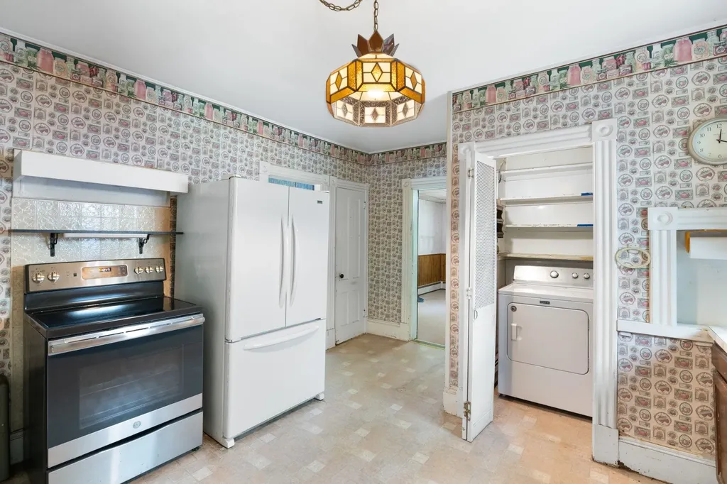 91 Pine Street Brattleboro VT 05301