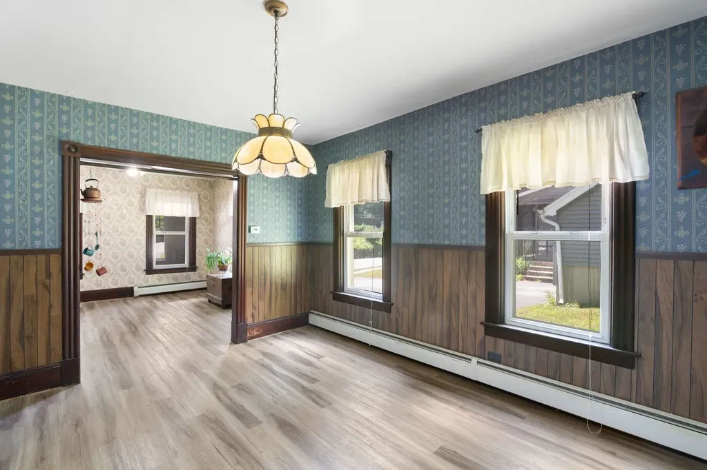 91 Pine Street Brattleboro VT 05301