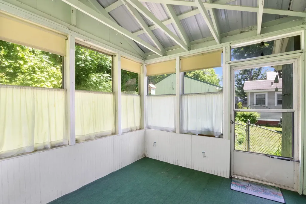 91 Pine Street Brattleboro VT 05301