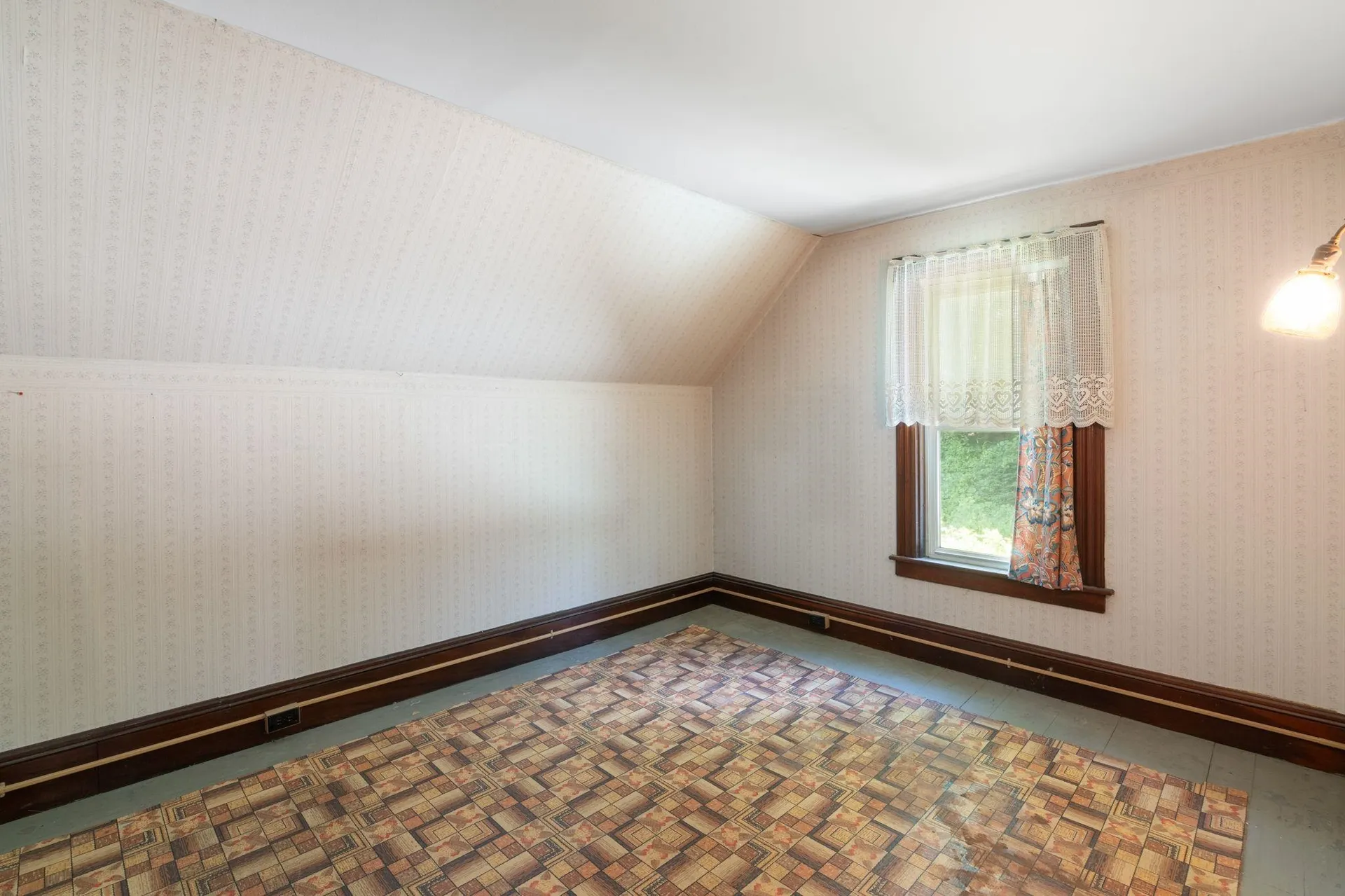 91 Pine Street Brattleboro VT 05301