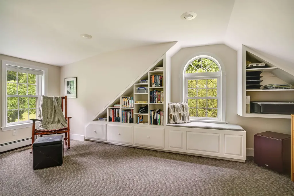 1 Whittaker Drive Stratham NH 03885