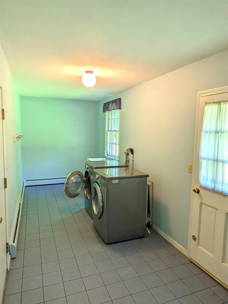 19 Sweetbriar Lane Hampton NH 03842