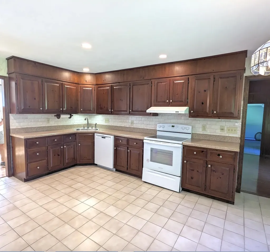 19 Sweetbriar Lane Hampton NH 03842