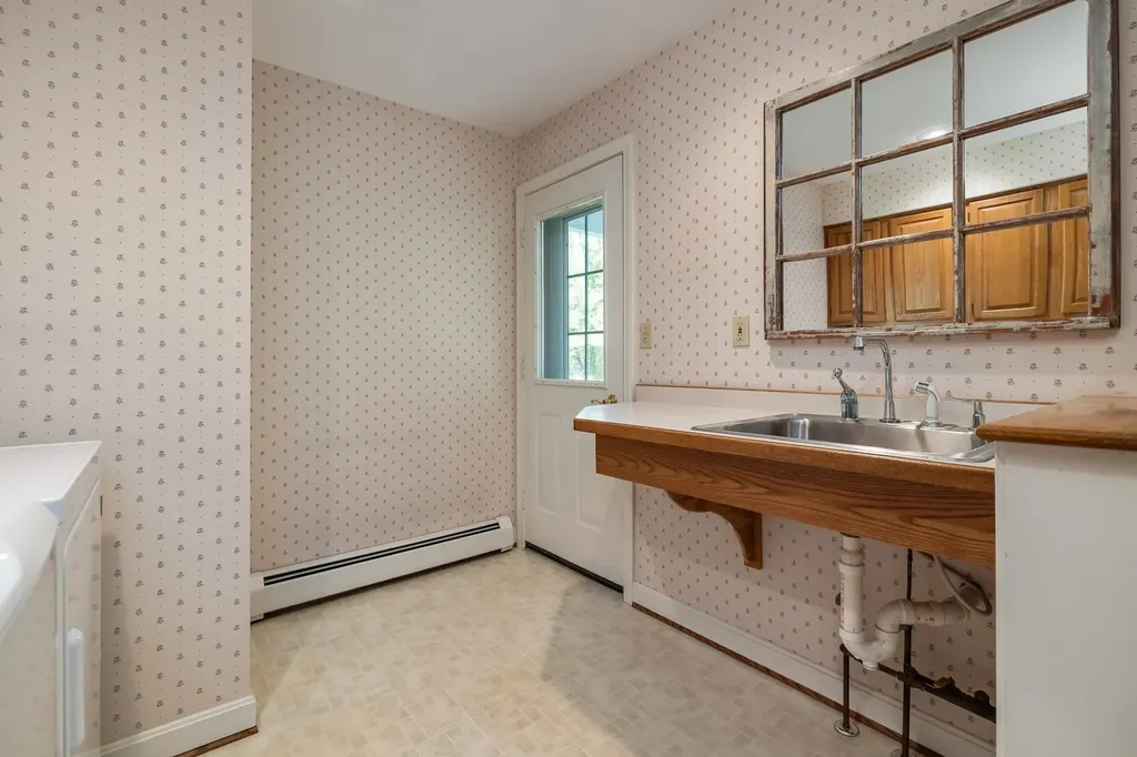 27 Rock Orchard Lane Rye NH 03870