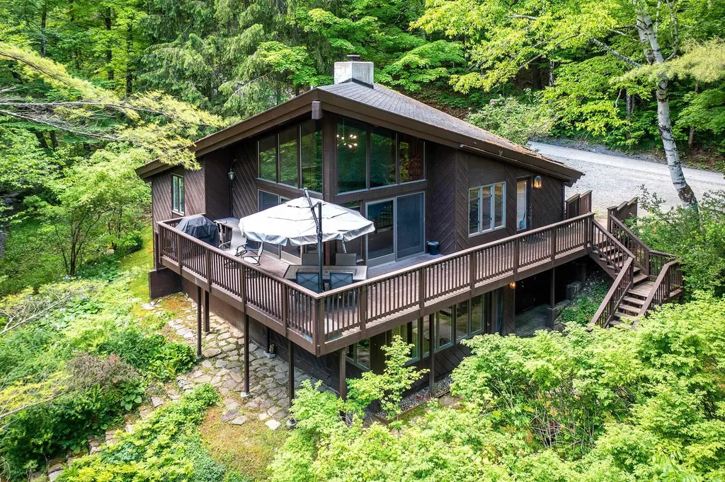 293 Mcnamara Road Dorset VT 05251