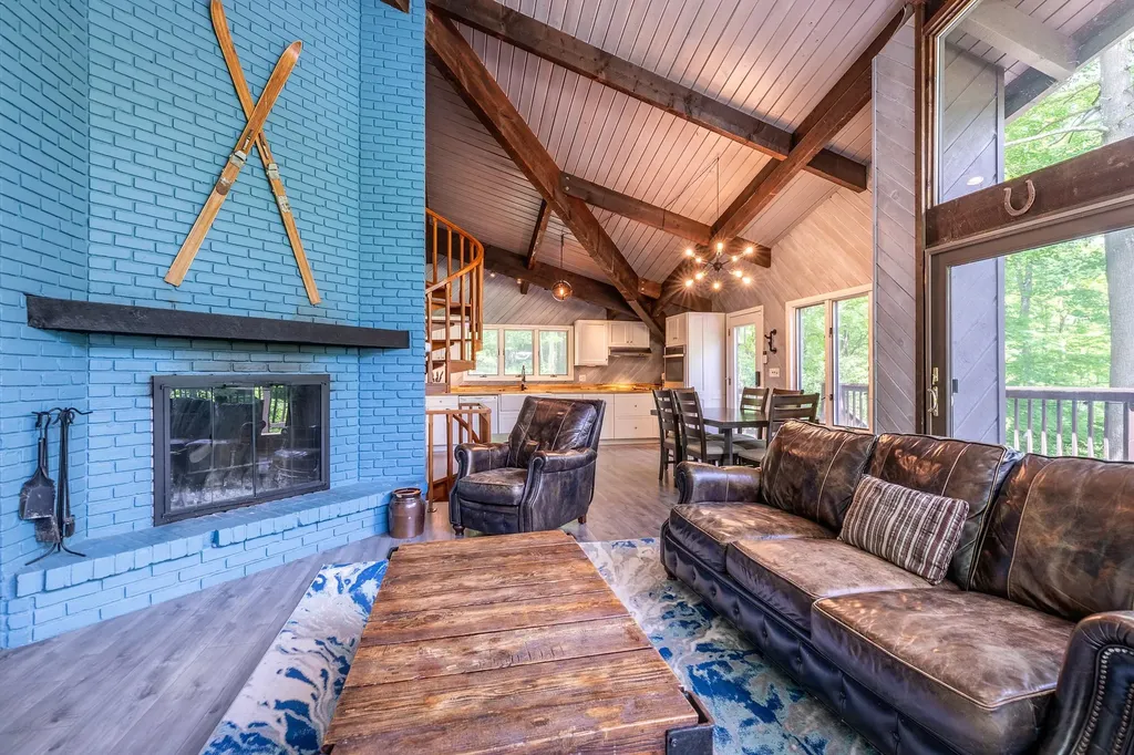 293 Mcnamara Road Dorset VT 05251