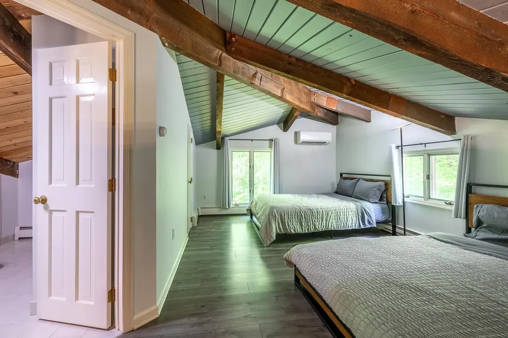 293 Mcnamara Road Dorset VT 05251