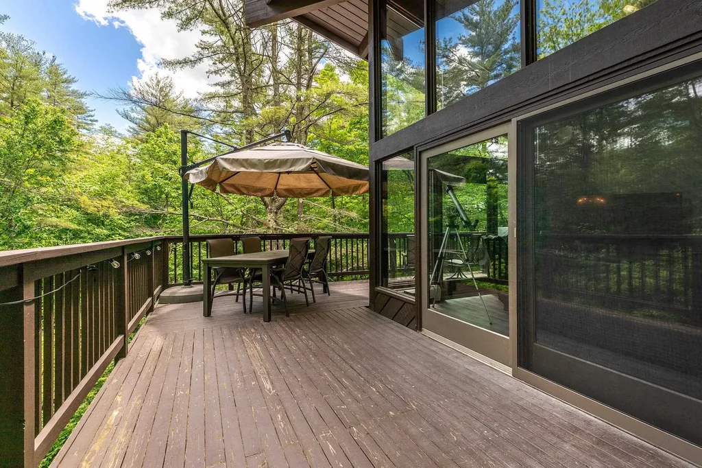 293 Mcnamara Road Dorset VT 05251