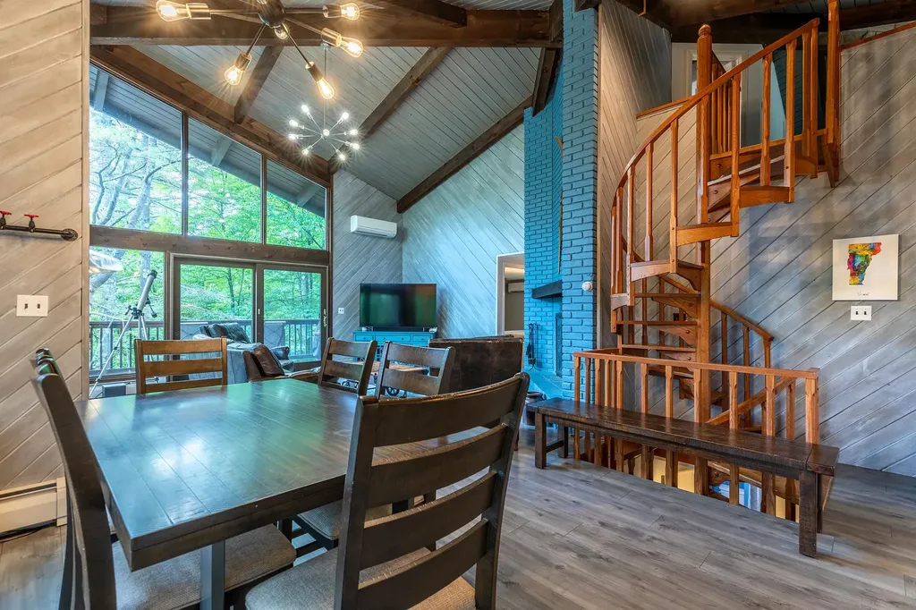 293 Mcnamara Road Dorset VT 05251