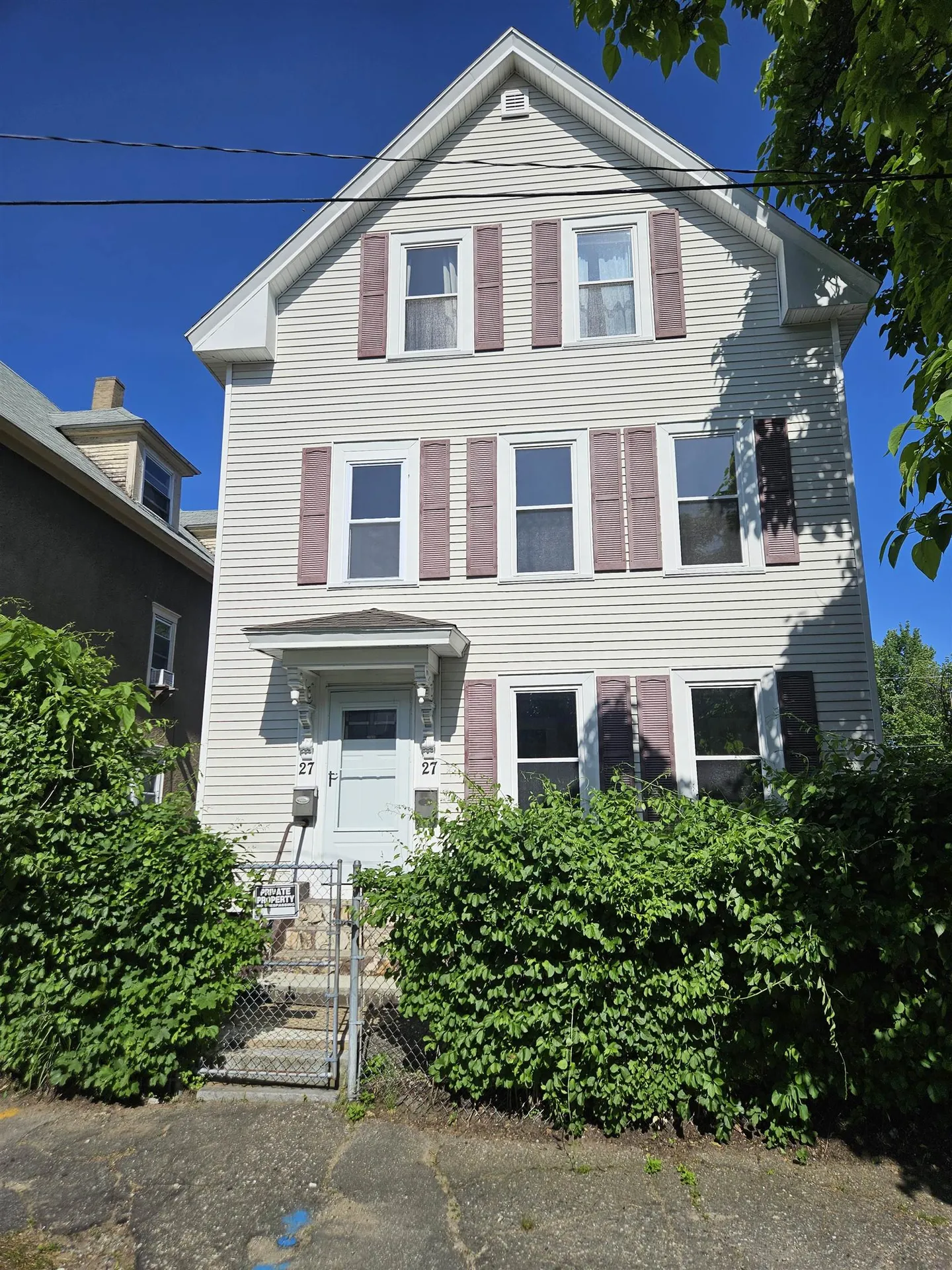 27 Dubuque Street Manchester NH 03102