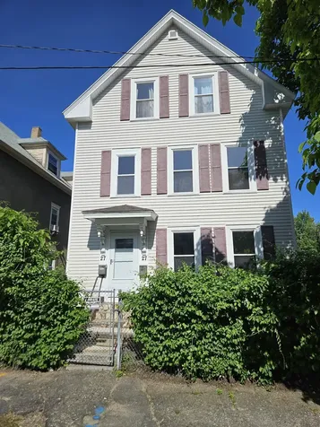 27 Dubuque Street Manchester NH 03102