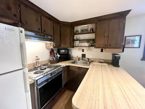 534 Sherwood Forest Road Londonderry VT 05148