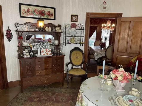 8 Pleasant Street Plymouth NH 03264