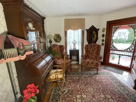 8 Pleasant Street Plymouth NH 03264