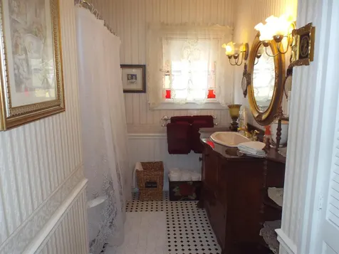8 Pleasant Street Plymouth NH 03264