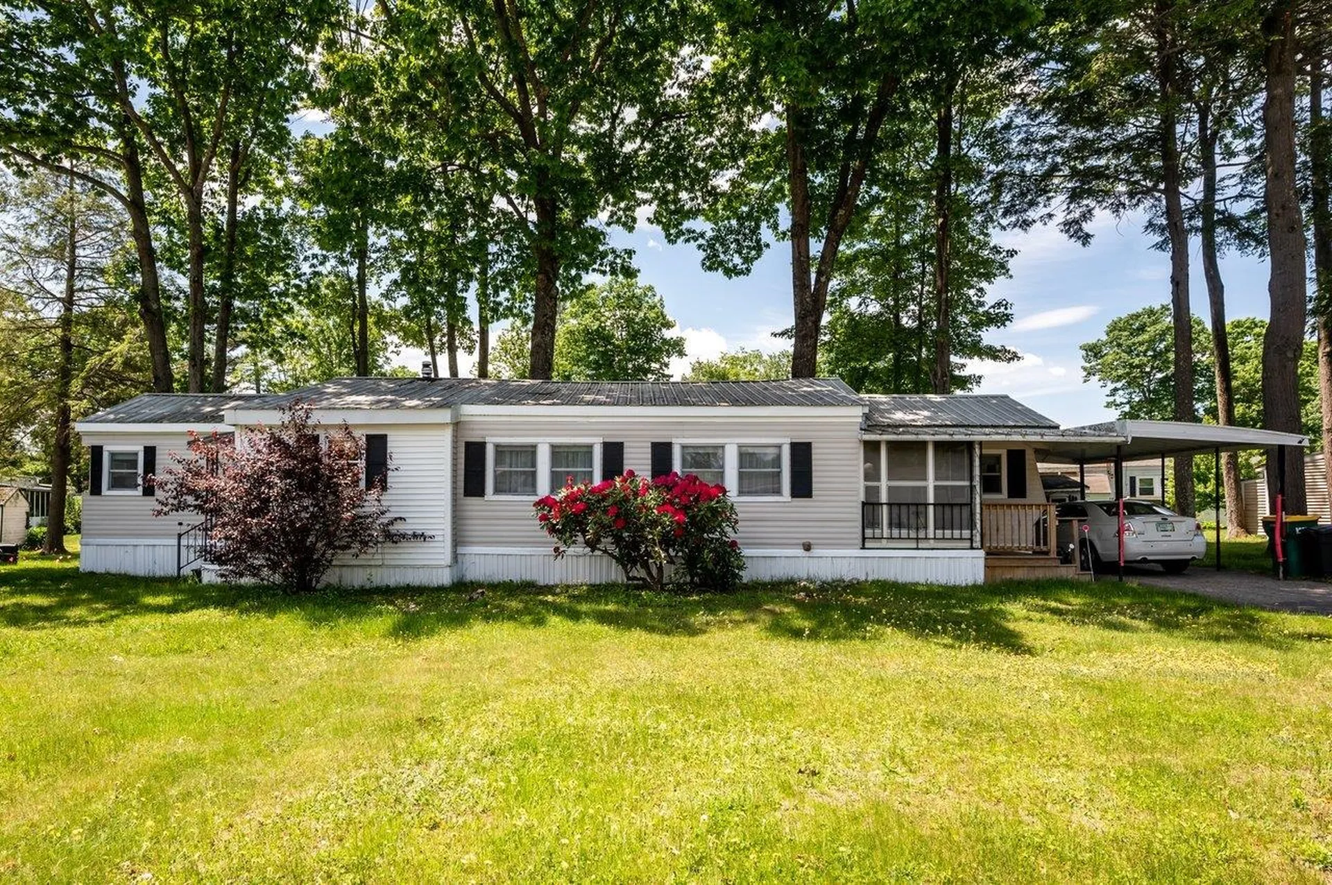 16 South Dewberry Lane Rochester NH 03867