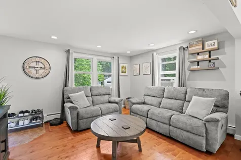 13 E Glenwood Street Nashua NH 03060
