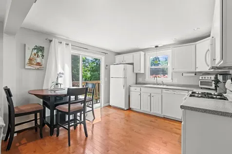 13 E Glenwood Street Nashua NH 03060