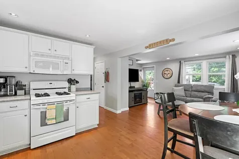 13 E Glenwood Street Nashua NH 03060