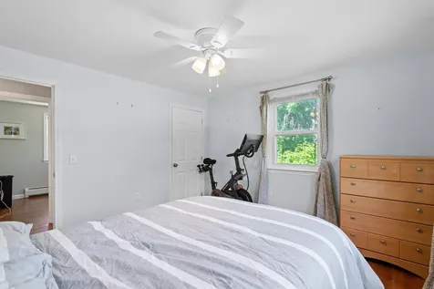 13 E Glenwood Street Nashua NH 03060