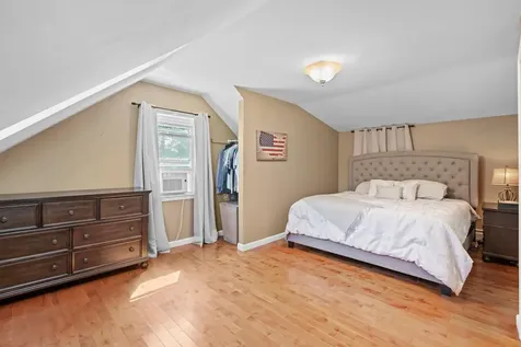 13 E Glenwood Street Nashua NH 03060
