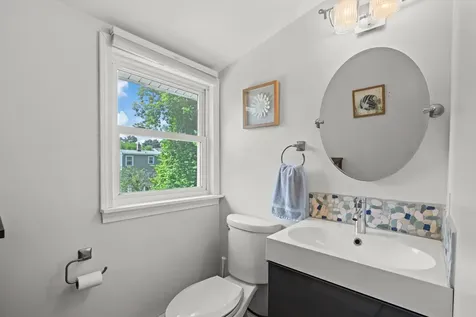 13 E Glenwood Street Nashua NH 03060