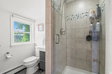 13 E Glenwood Street Nashua NH 03060