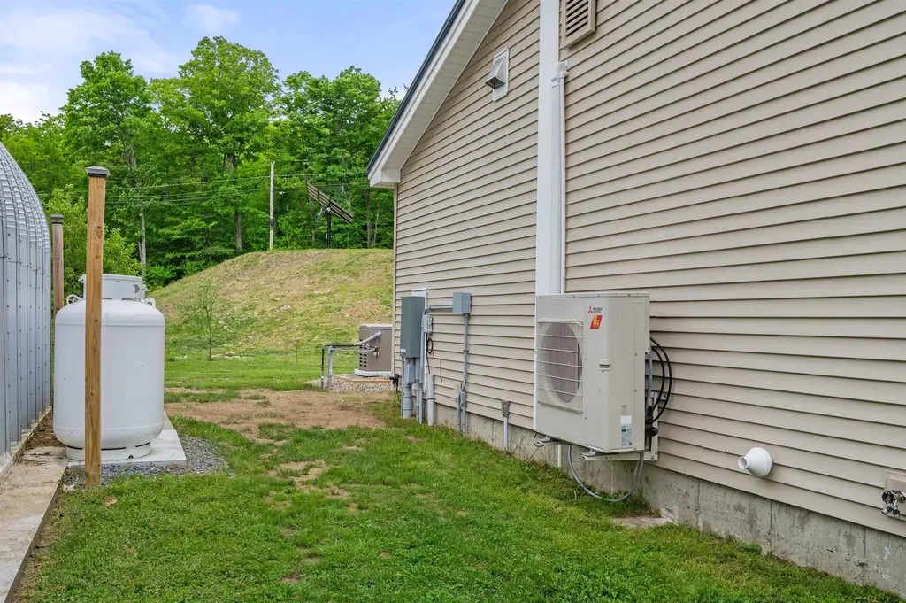 491 Pond Circle Haverhill NH 03774