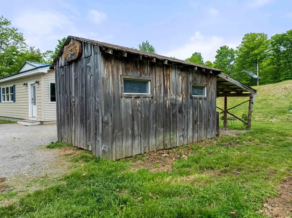 491 Pond Circle Haverhill NH 03774